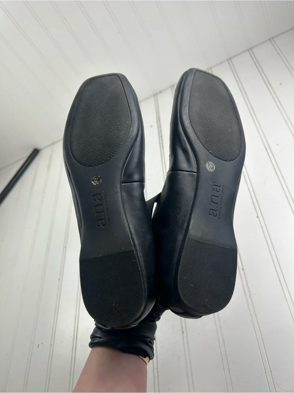 A.N.A Black Leather Crisscross Ankle Strap Slip On Ballet Flats Women’s Size 9M